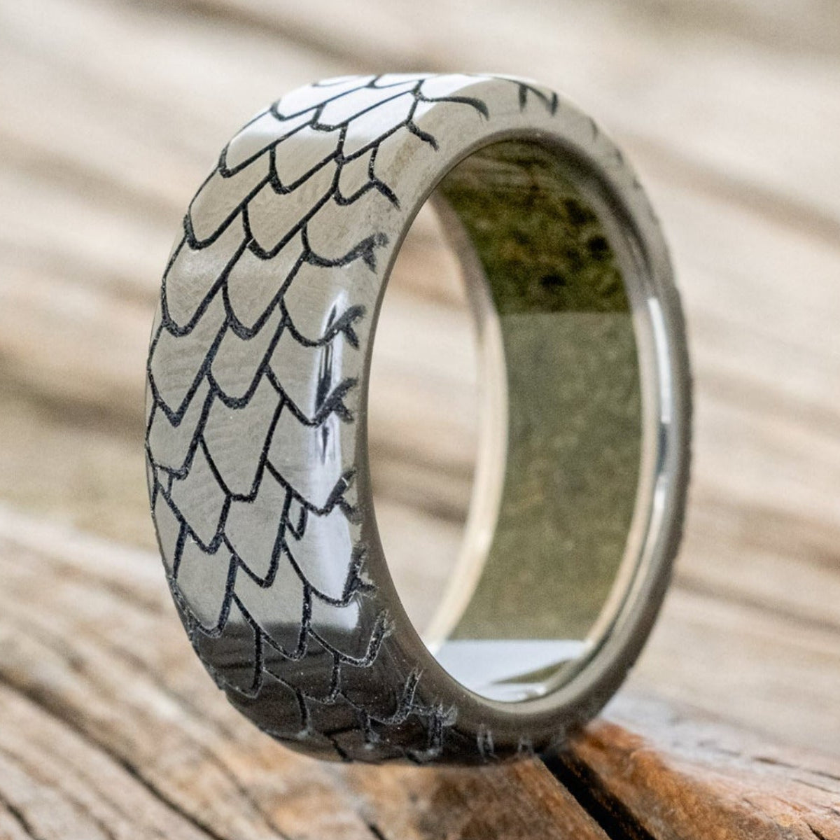 "ECHO" - DRAGON SCALE WEDDING RING FEATURING A MOSS LINED BAND-7