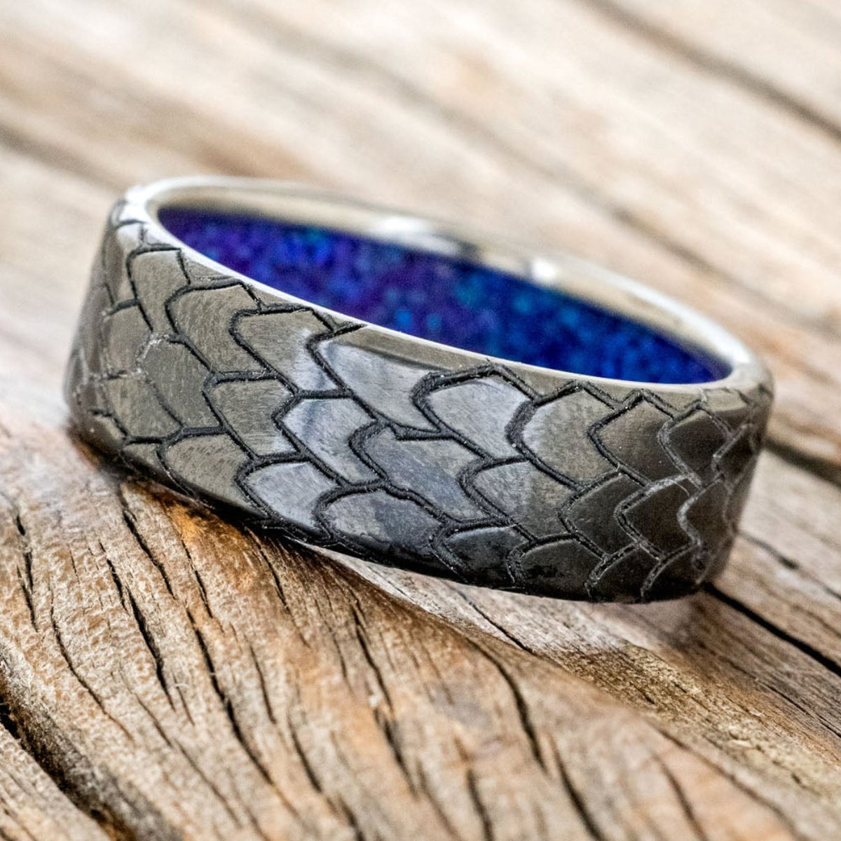 "ECHO" - DRAGON SCALE WEDDING RING FEATURING A PURPLE OPAL LINED BAND-2