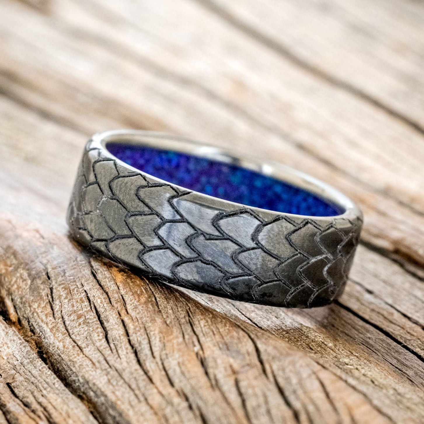 "ECHO" - DRAGON SCALE WEDDING RING FEATURING A PURPLE OPAL LINED BAND-2