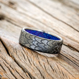 "ECHO" - DRAGON SCALE WEDDING RING FEATURING A PURPLE OPAL LINED BAND