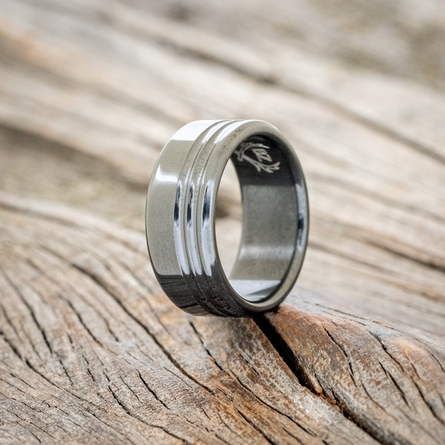 MATCHING SET OF SOLID METAL WEDDING BANDS WITH OFFSET CUT ETCHING-2