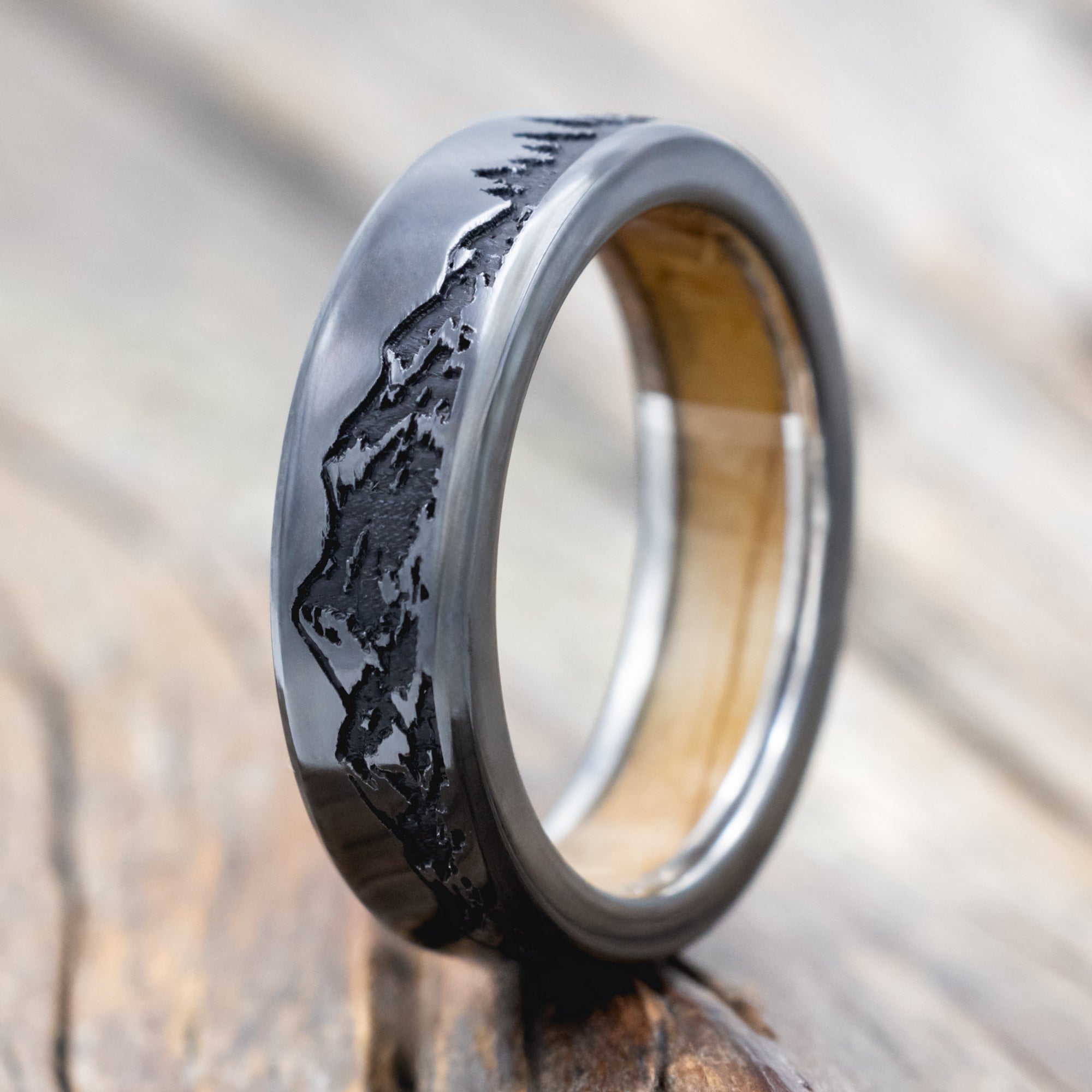 "ROSS" - MOUNTAIN & FOREST ENGRAVED WEDDING BAND WITH CUSTOM LINING