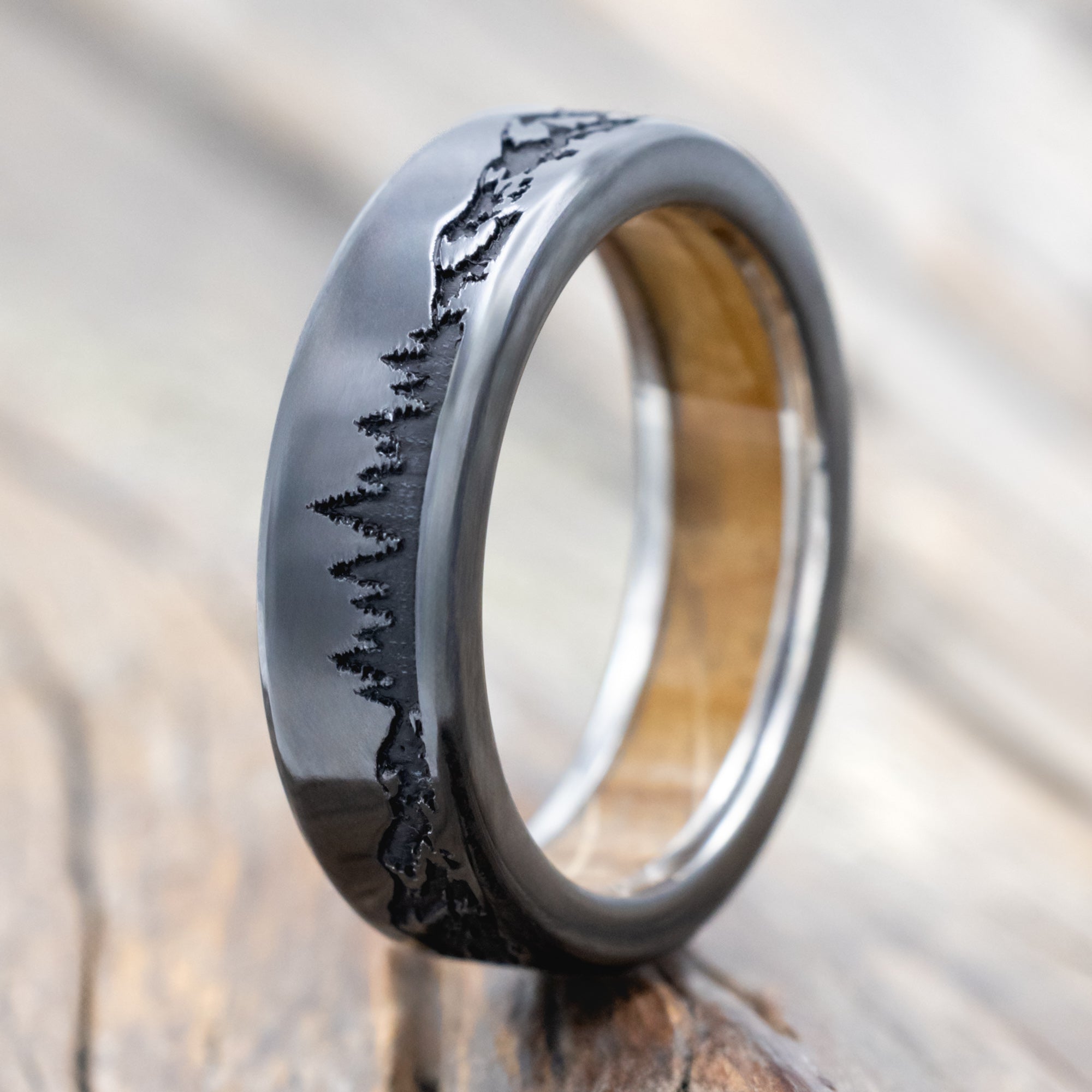 "ROSS" - MOUNTAIN & FOREST ENGRAVED WEDDING BAND WITH CUSTOM LINING