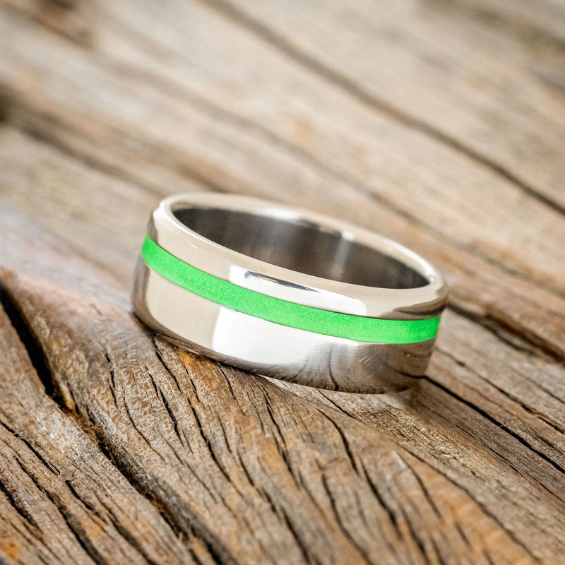 "VERTIGO" - GREEN GLOW IN THE DARK INLAY WEDDING BAND - TITANIUM - SIZE 10-3