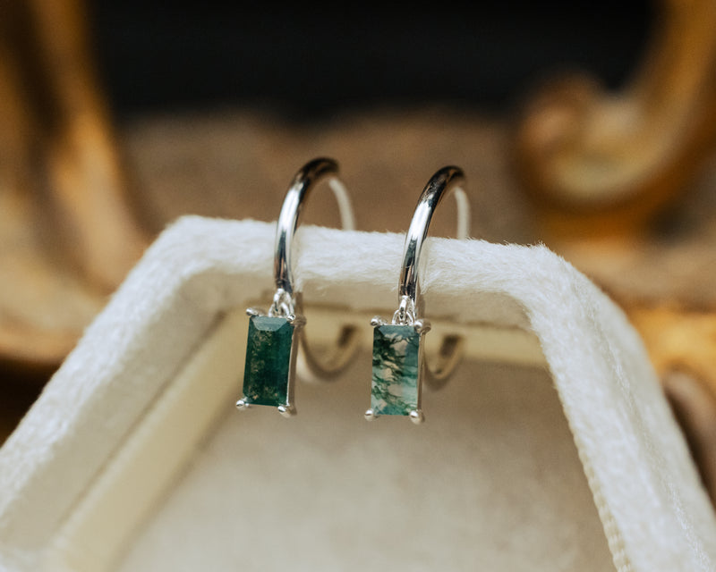 BAGUETTE MOSS AGATE HUGGIES EARRINGS IN 14K GOLD-5