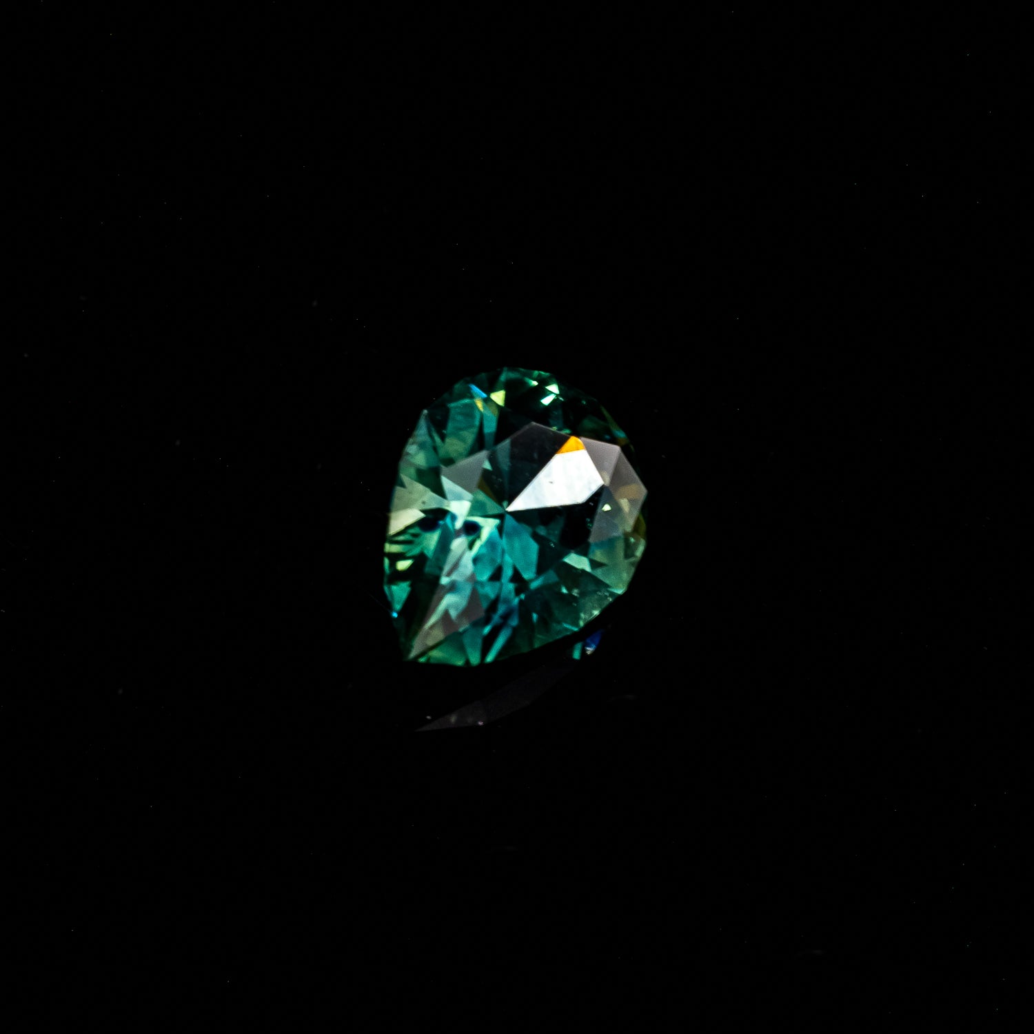 "CEDAR" - PEAR CUT BI-COLOR MONTANA SAPPHIRE-6