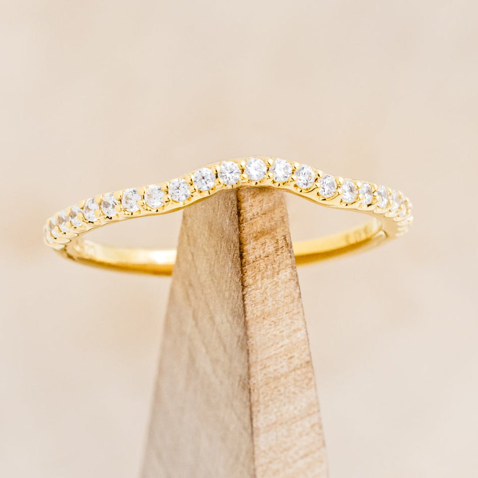 CONTOURED TRACER WITH DIAMOND ACCENTS-1