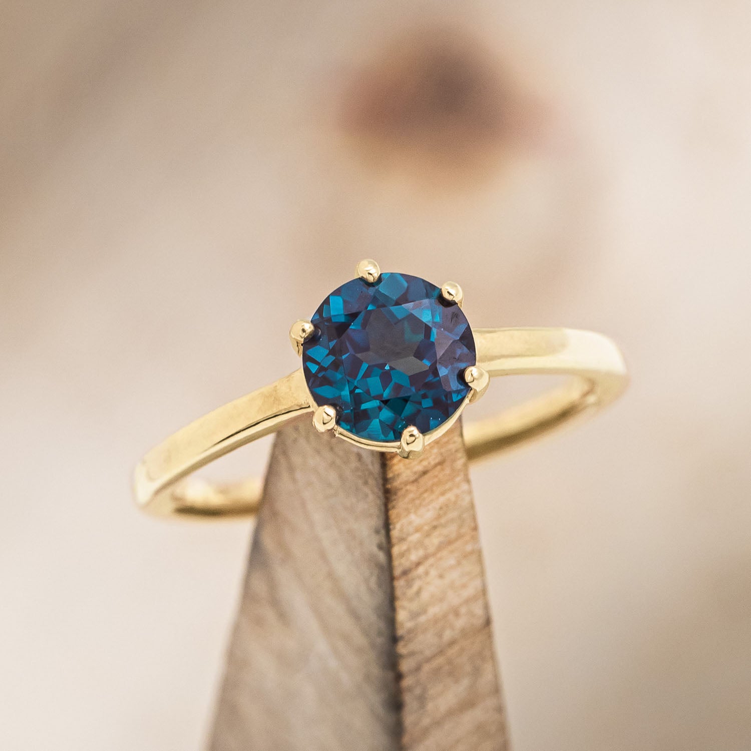 CLADDAGH BRIDAL SUITE - ROUND CUT SOLITAIRE ENGAGEMENT RING WITH DIAMOND ACCENT TRACER & CLADDAGH TRACER-Staghead Designs