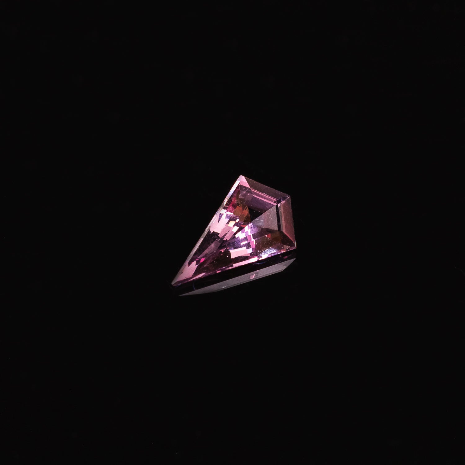 0.635ct 9.21x5.18x3.06mm Kite Cut Fancy Spinel