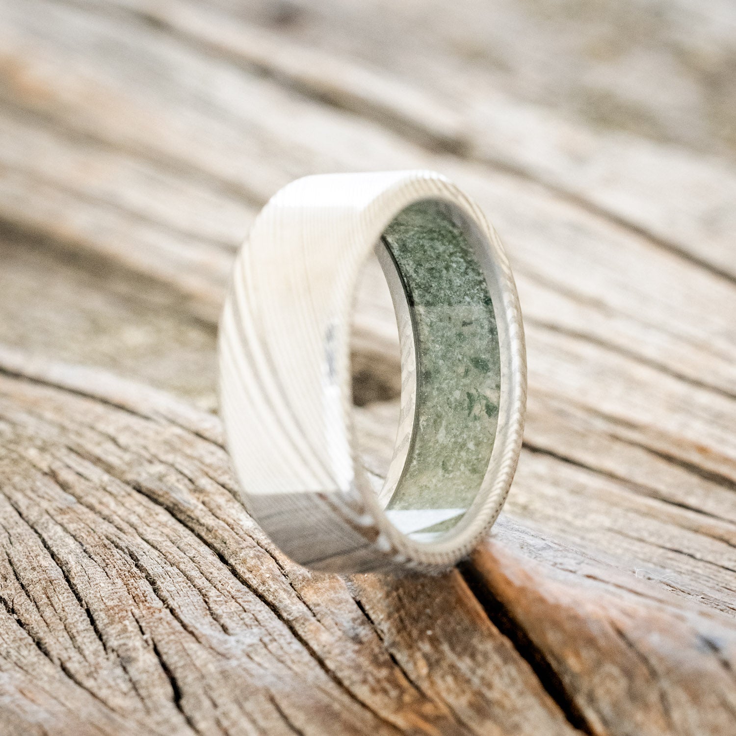 CRUSHED MOSS AGATE LINED WEDDING BAND-16