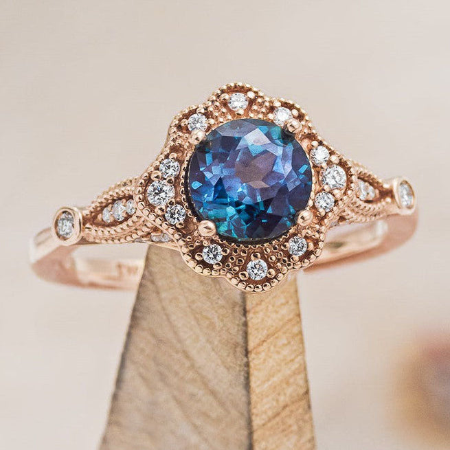 "EILEEN" - ROUND CUT ENGAGEMENT RING WITH DIAMOND ACCENTS & TRACER-Staghead Designs