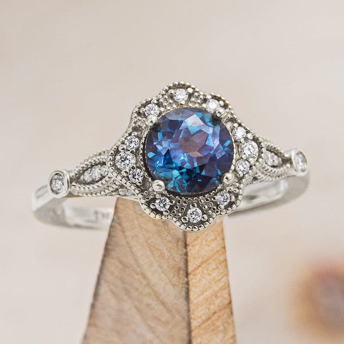 "EILEEN" - ROUND CUT ENGAGEMENT RING WITH DIAMOND ACCENTS & TRACER-Staghead Designs
