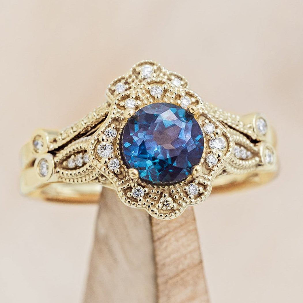 "EILEEN" - ROUND CUT ENGAGEMENT RING WITH DIAMOND ACCENTS & TRACER-Staghead Designs