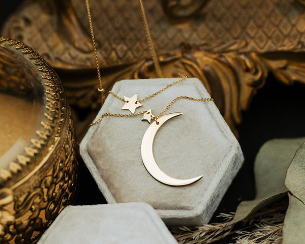 CRESCENT MOON WITH STAR STATIONS NECKLACE IN 14K YELLOW GOLD-2