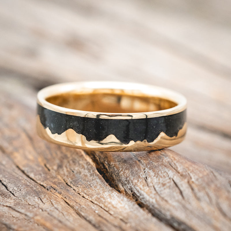 "HELIOS" - MOUNTAIN RANGE WEDDING BAND WITH JET STONE INLAY