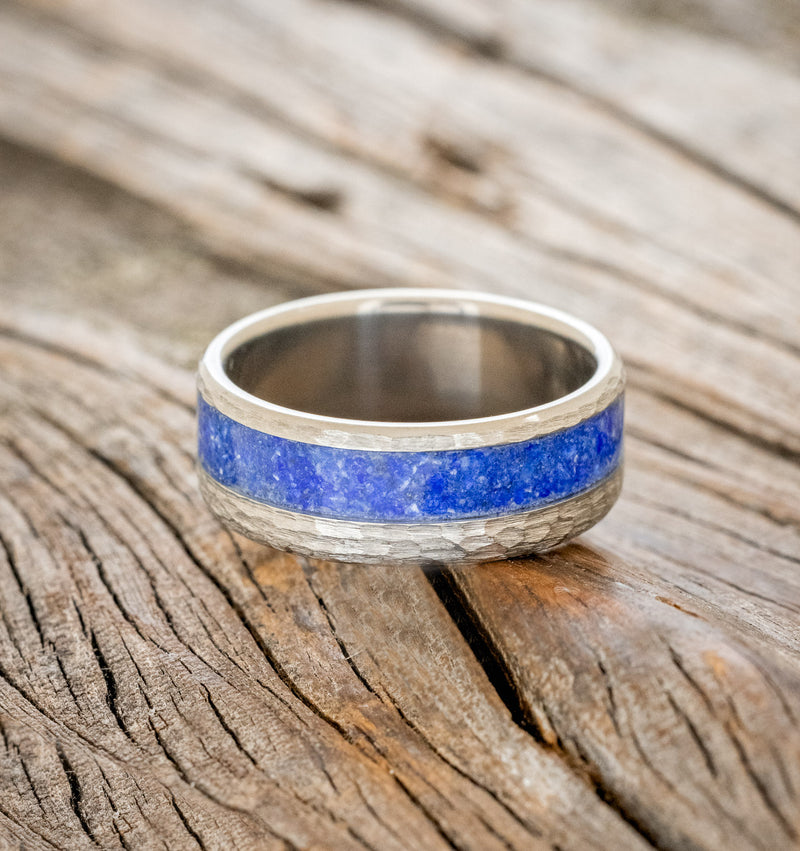 "TANNER" - LAPIS LAZULI WEDDING BAND WITH HAMMERED FINISH - TITANIUM - SIZE 10-2