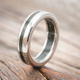 "VERTIGO" - MOSS INLAY & LINING WEDDING RING