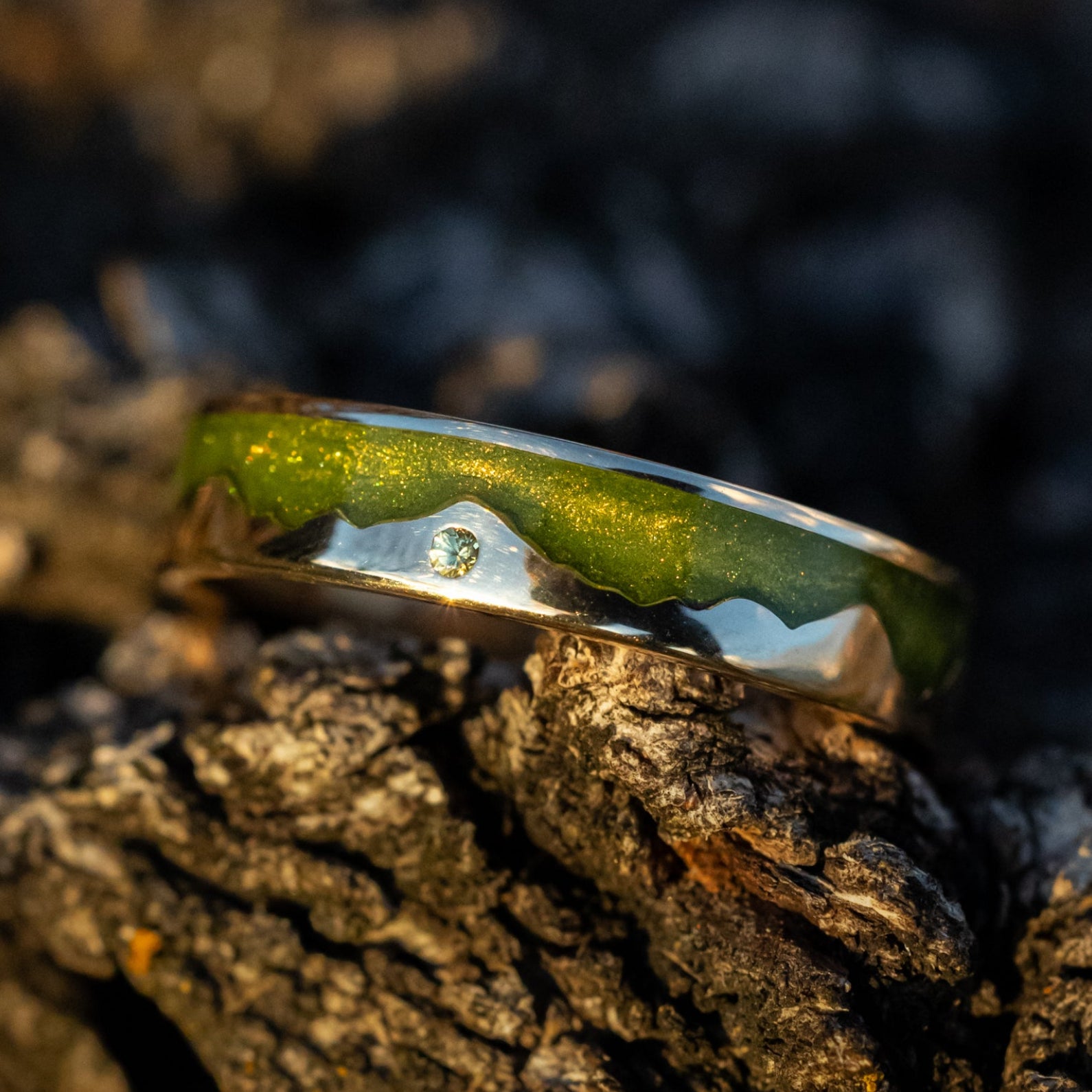 "HELIOS" - MYSTIC MOSS MOUNTAIN RANGE WEDDING RING FEATURING A PERIDOT ACCENT-4