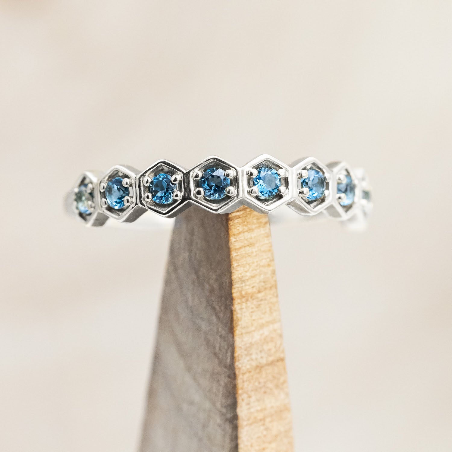 WOMEN'S HEXAGON-STYLE STACKING BAND-Staghead Designs