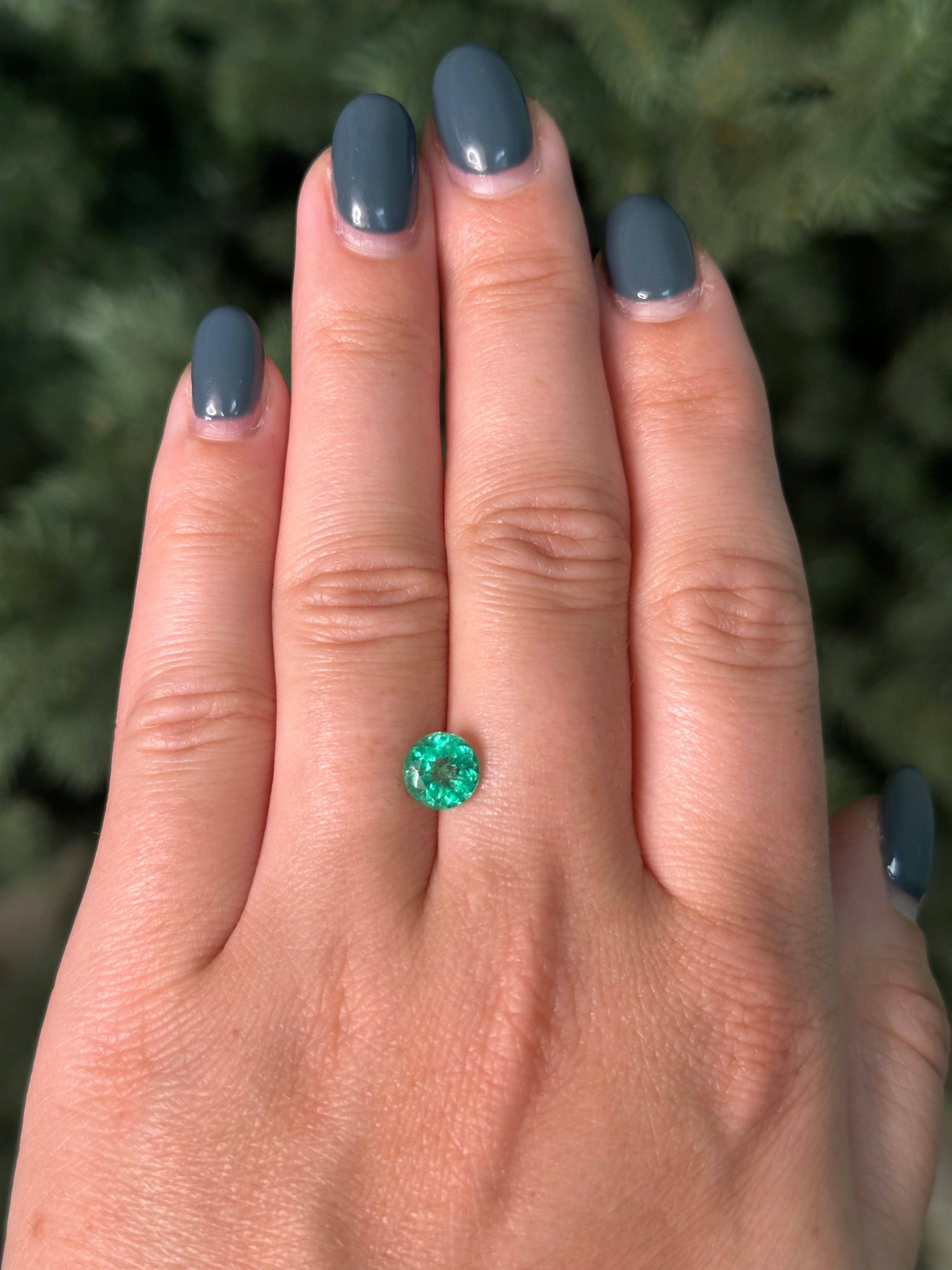 1.37ct 7.3mm ROUND BRILLIANT CUT NATURAL EMERALD-Staghead Designs