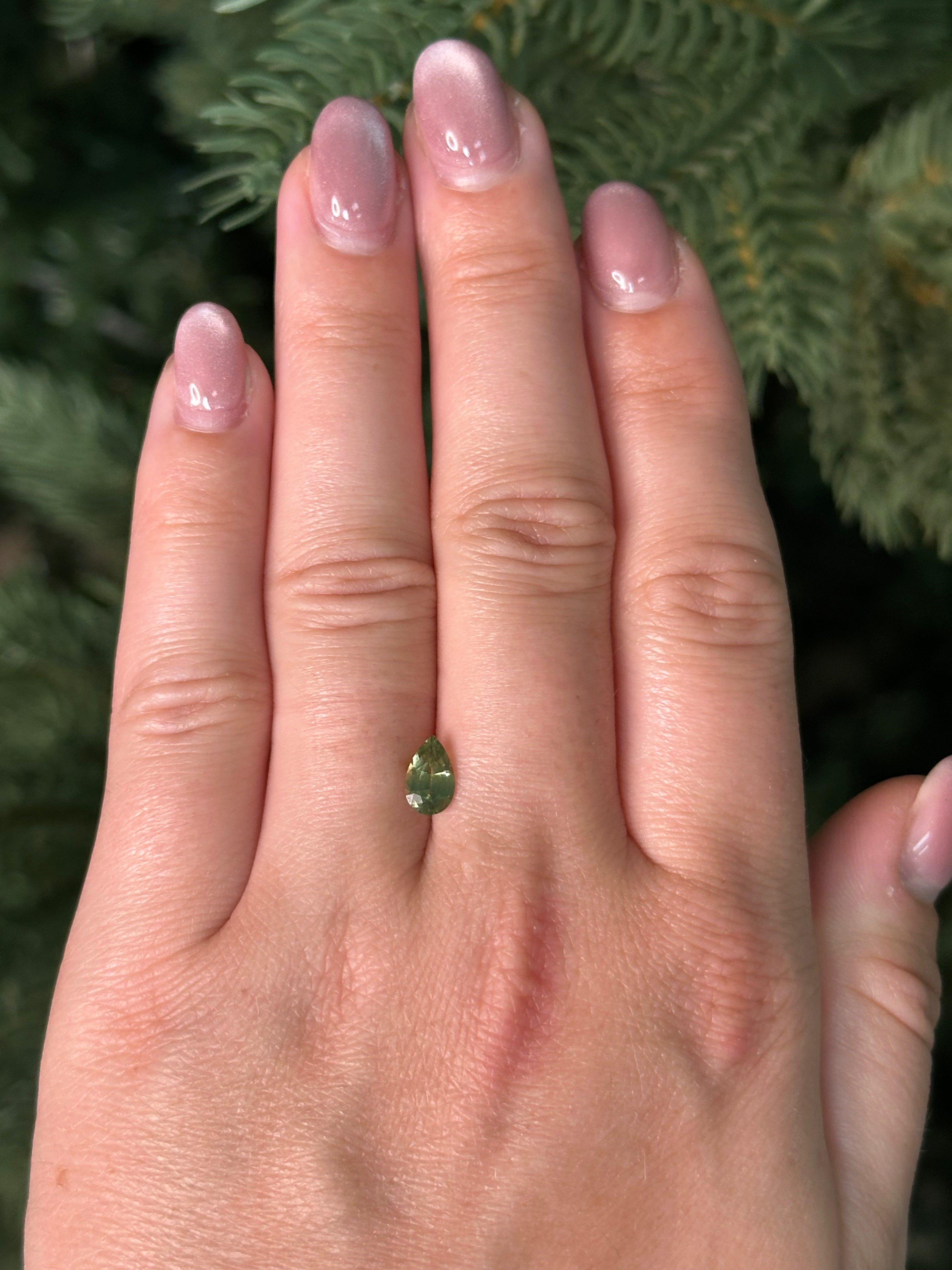 0.97ct 8x5x3.16mm PEAR BRILLIANT CUT NATURAL GREEN MONTANA SAPPHIRE-Staghead Designs