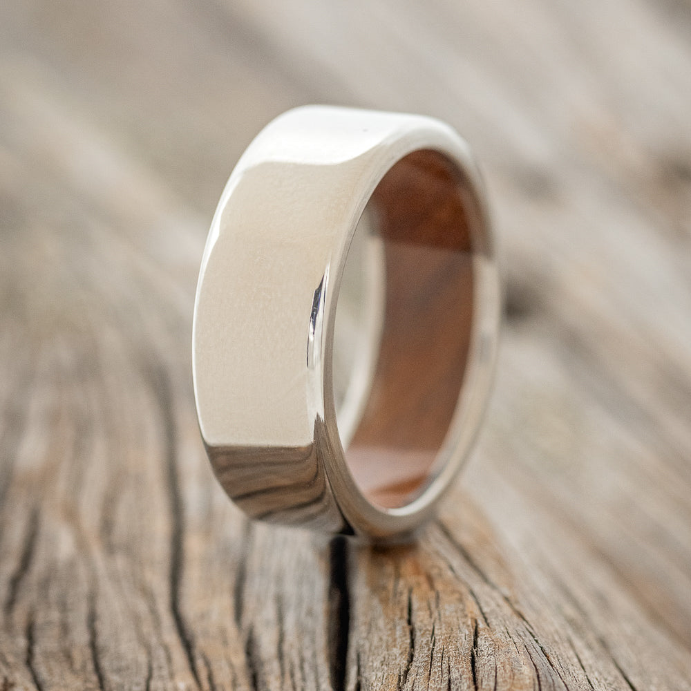 IRONWOOD LINED WEDDING BAND - TITANIUM - SIZE 7 1/4-1