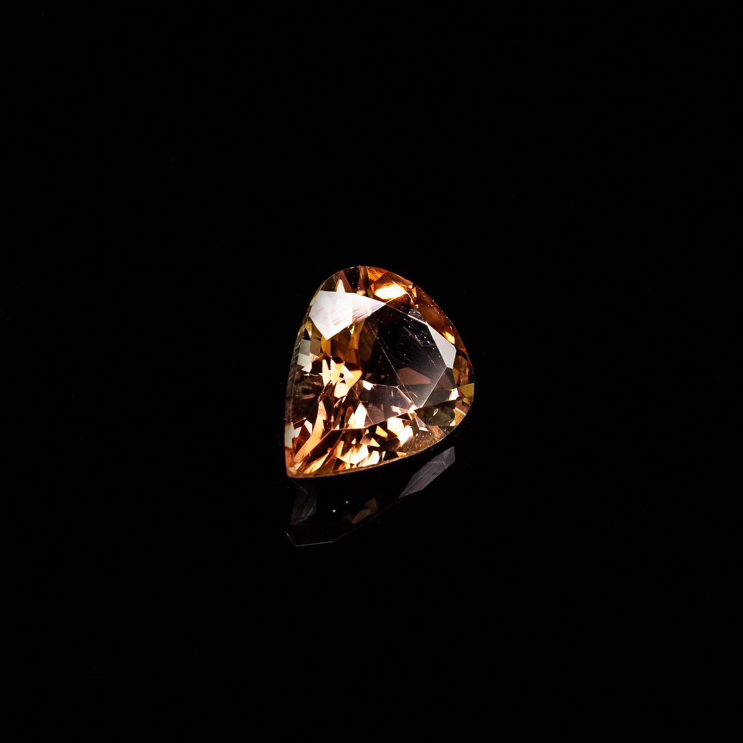 "INTI" - PEAR CUT OREGON SUNSTONE-4