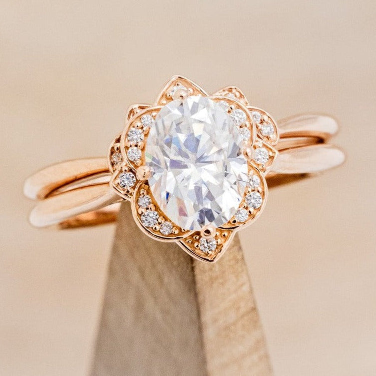 "JANE" - OVAL CUT MOISSANITE ENGAGEMENT RING WITH DIAMOND ACCENTS & TRACER-1