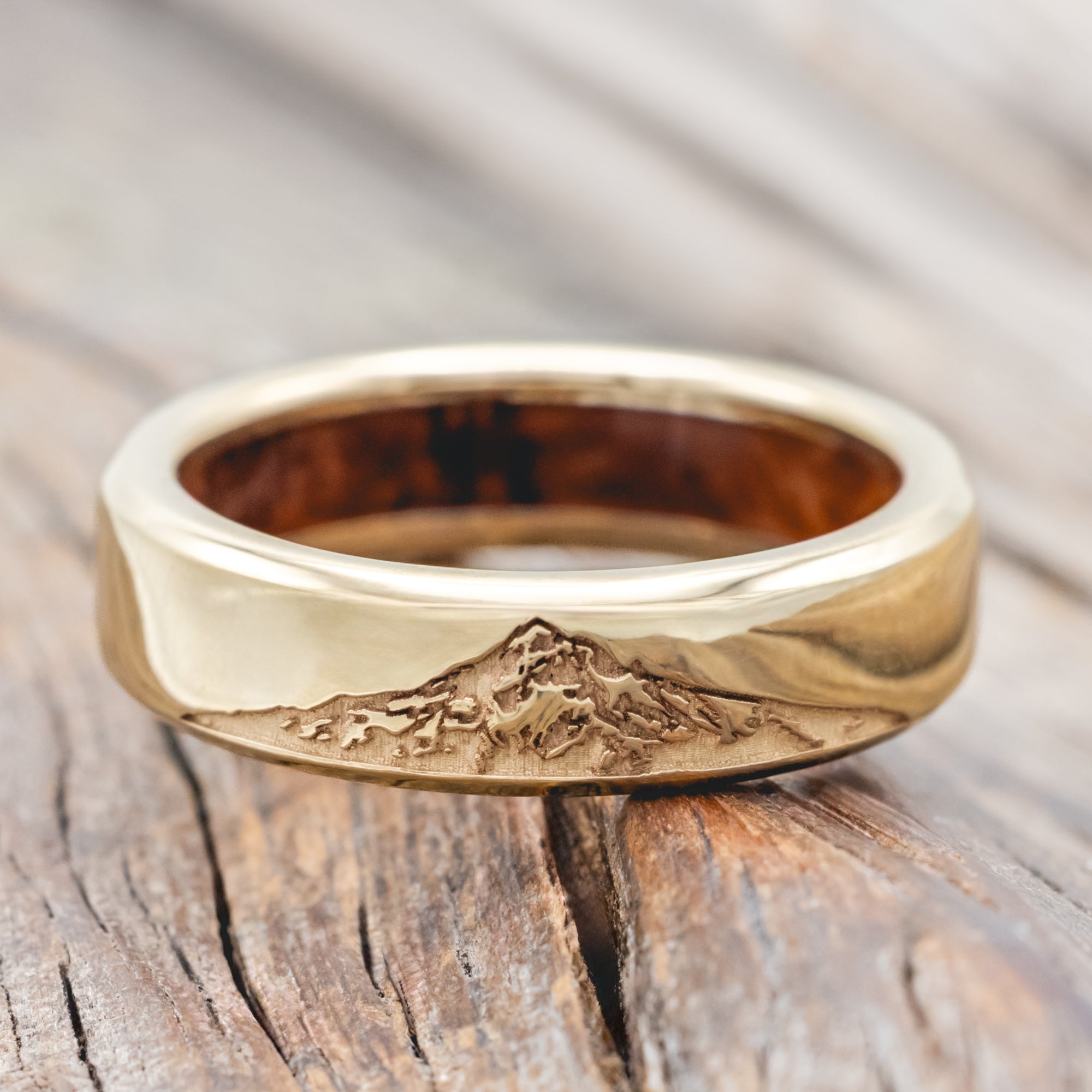 "HORIZON" - WHISKEY BARREL OAK LINED WEDDING BAND - 14K YELLOW GOLD (6MM) - SIZE 10-Staghead Designs