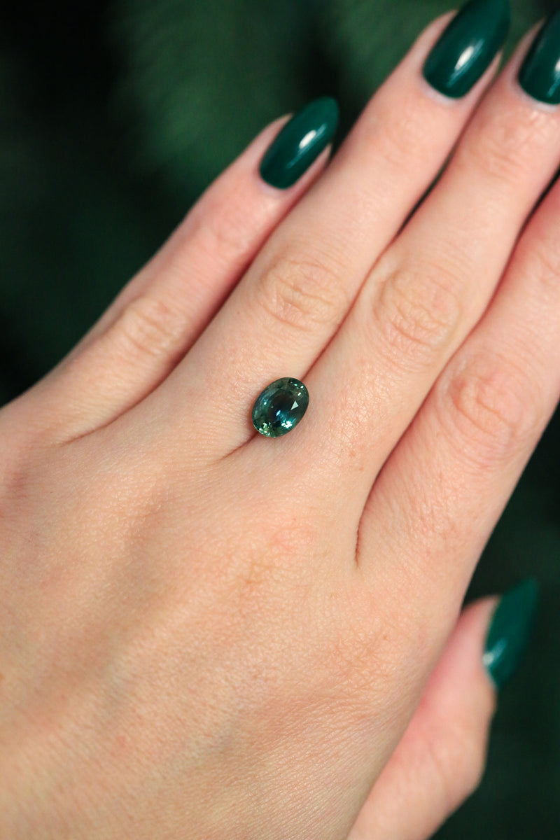 "MAEVE" - OVAL BI-COLOR TEAL GREEN MADAGASCAR SAPPHIRE-7