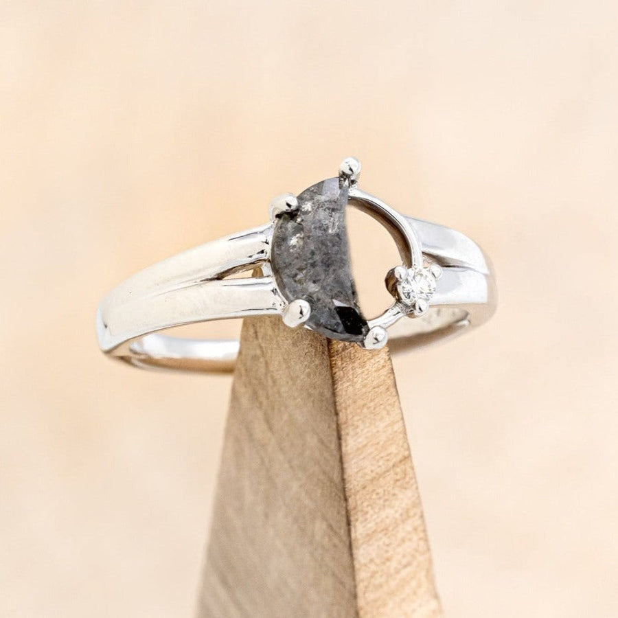 Salt and pepper diamond ring set online