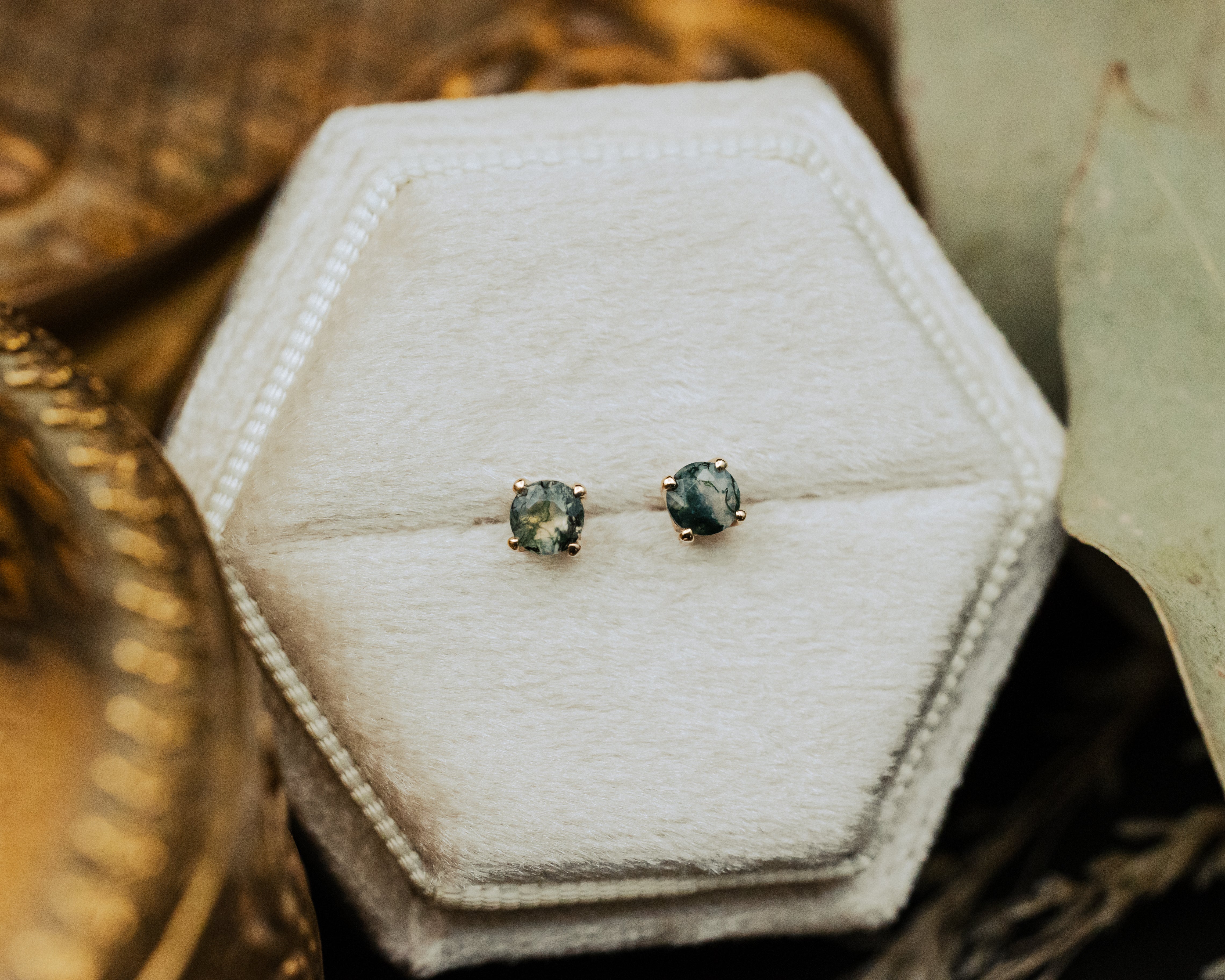 ROUND MOSS AGATE STUD EARRINGS IN 14K GOLD-2