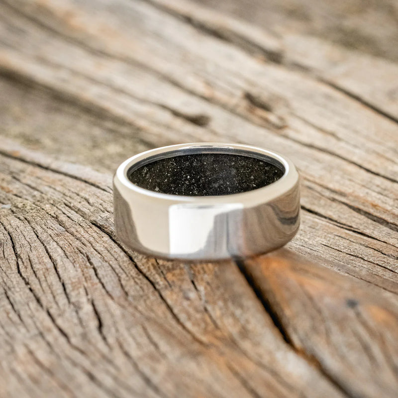 PYRITE LINED WEDDING BAND - TITANIUM - SIZE 9-2