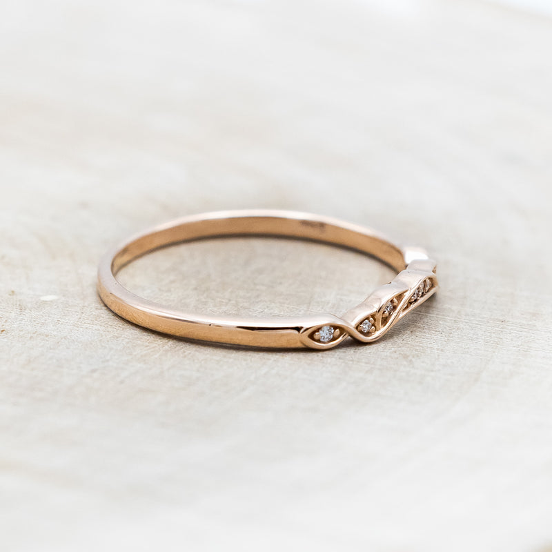 "AIFE" - 14K GOLD AND DIAMOND TRACER