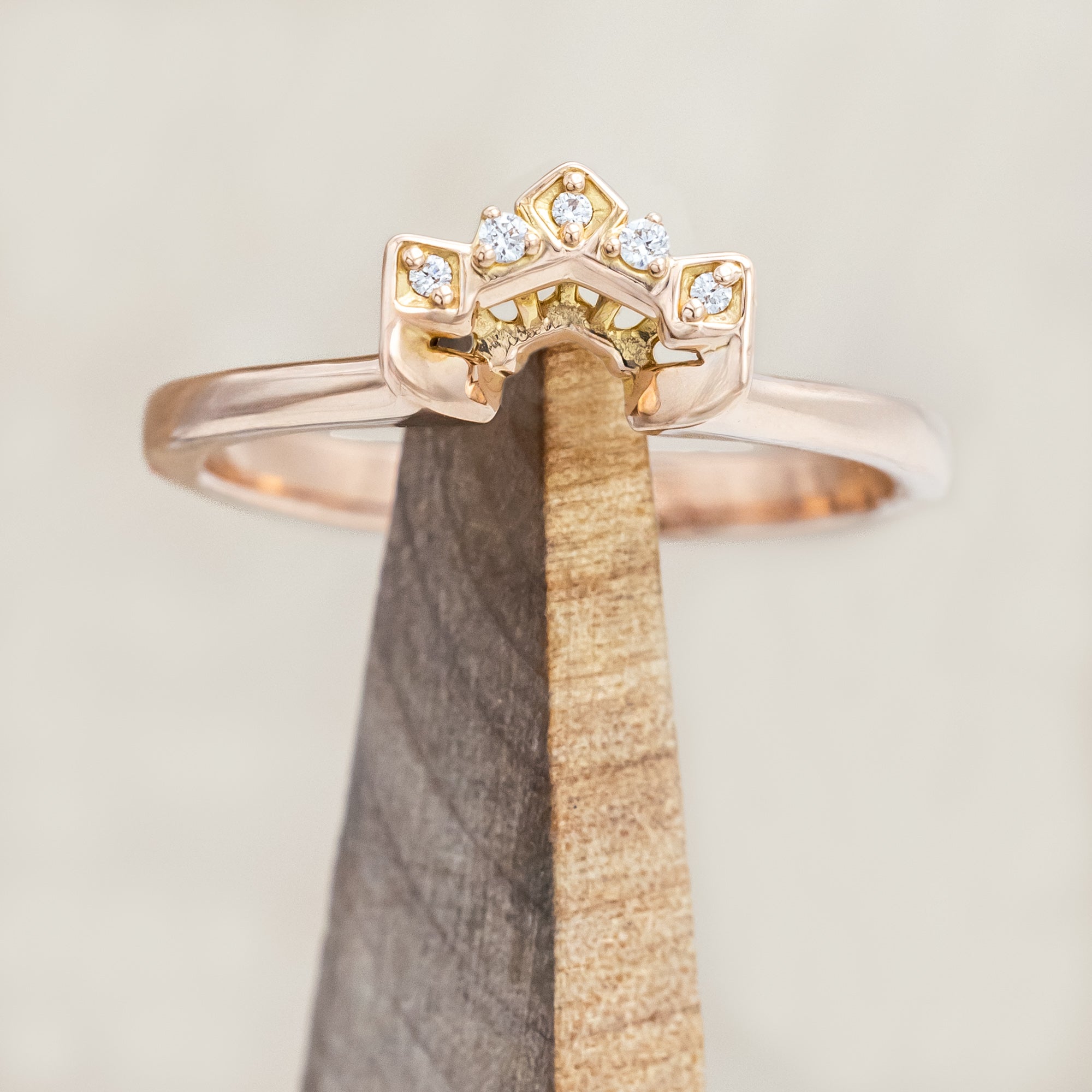 "CLEOPATRA" - 14K GOLD DIAMOND WEDDING BAND TRACER-Staghead Designs
