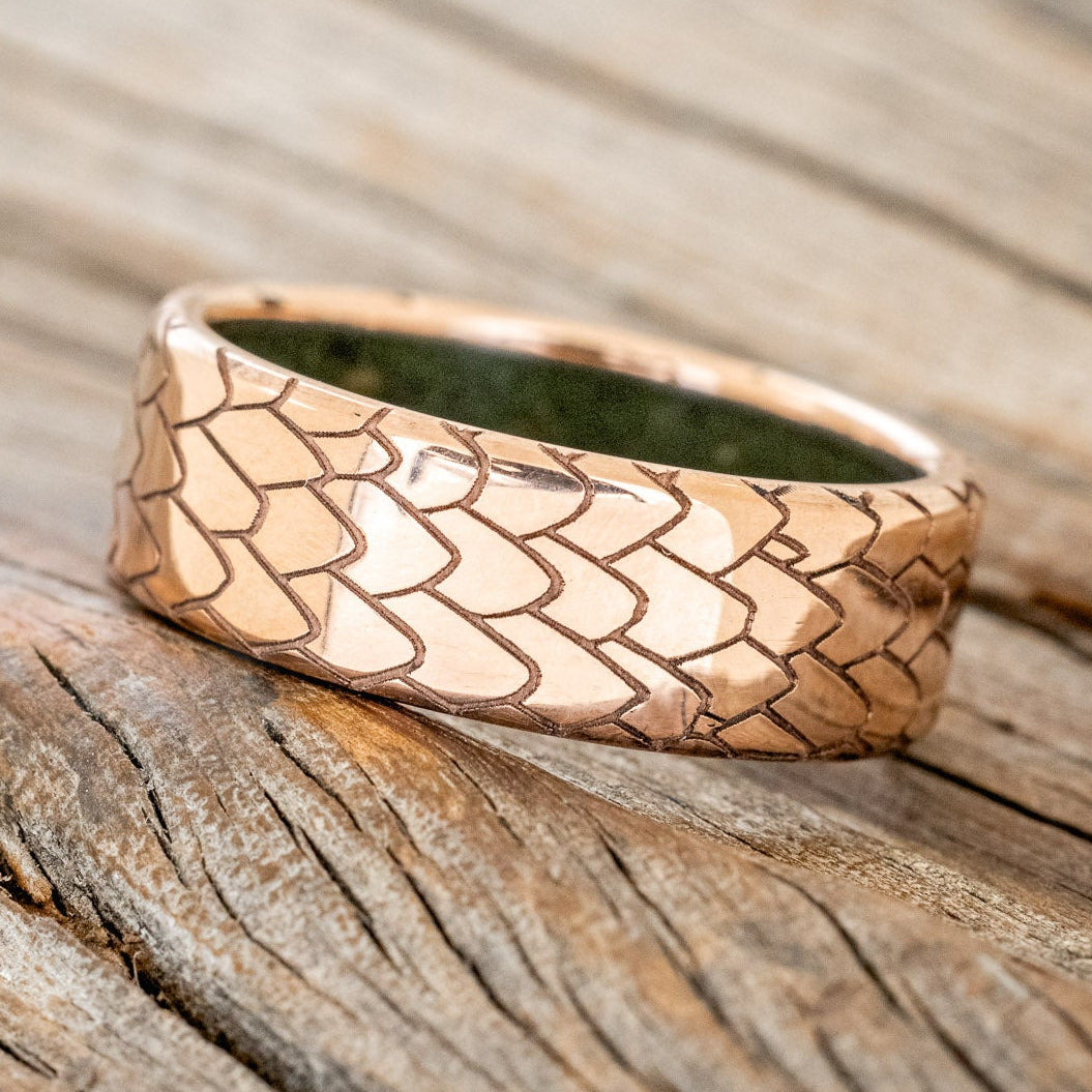 "ECHO" - DRAGON SCALE WEDDING RING FEATURING A MOSS LINED BAND-14