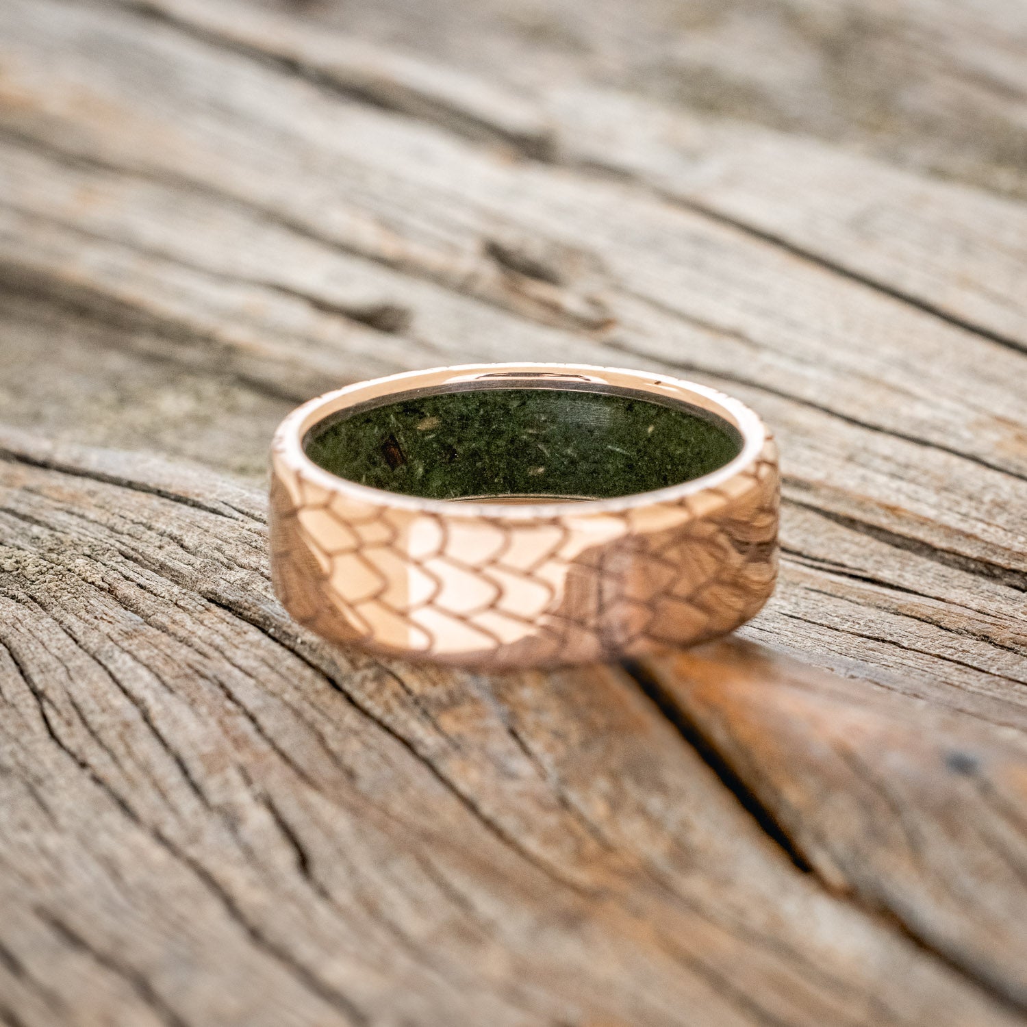 "ECHO" - DRAGON SCALE WEDDING RING FEATURING A MOSS LINED BAND-18