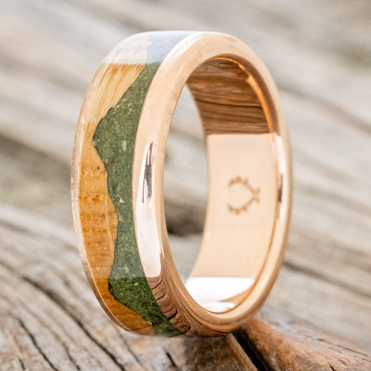 "EZRA" - WHISKEY BARREL OAK WITH MOSS WEDDING RING-10