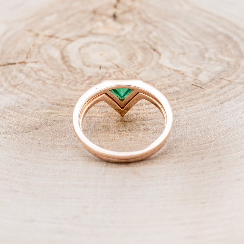 "JENNY FROM THE BLOCK" - TRIANGLE LAB-GROWN EMERALD ENGAGEMENT RING WITH V-SHAPED DIAMOND BAND