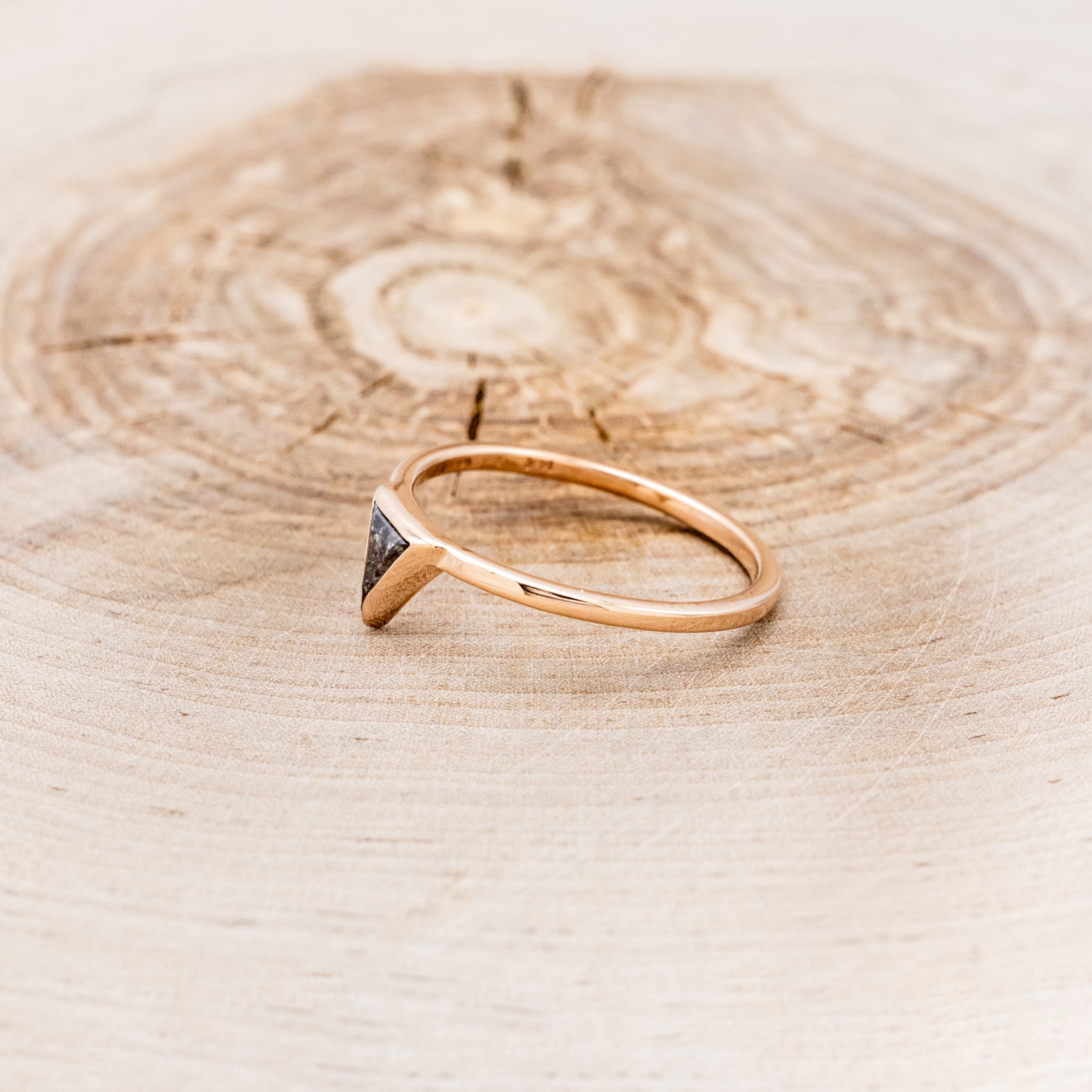 "JENNY FROM THE BLOCK" - TRIANGLE SALT & PEPPER DIAMOND ENGAGEMENT RING WITH GRANITE V-SHAPED TRACER-9