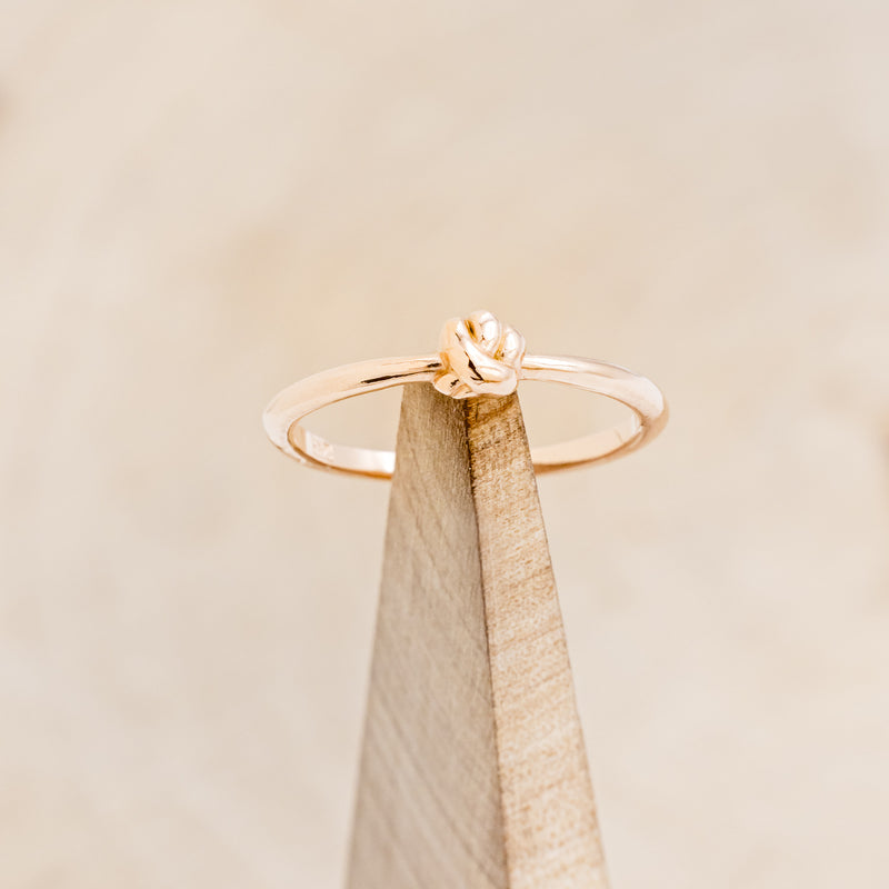 DAINTY STACKABLE KNOT RING