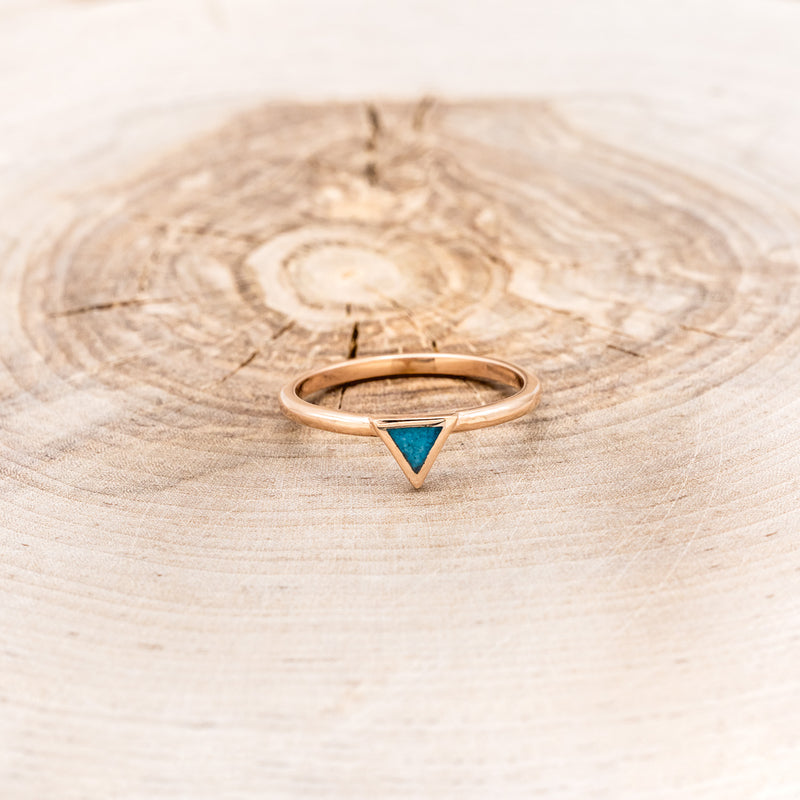 "MERA" - TRIANGLE TURQUOISE ENGAGEMENT RING WITH A DIAMOND V-SHAPED STACKER