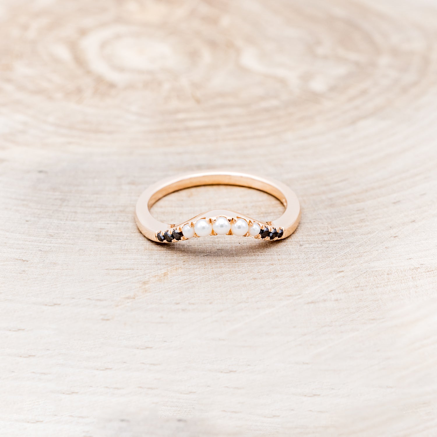 PEARL & BLACK DIAMOND TRACER ON 14K GOLD-4