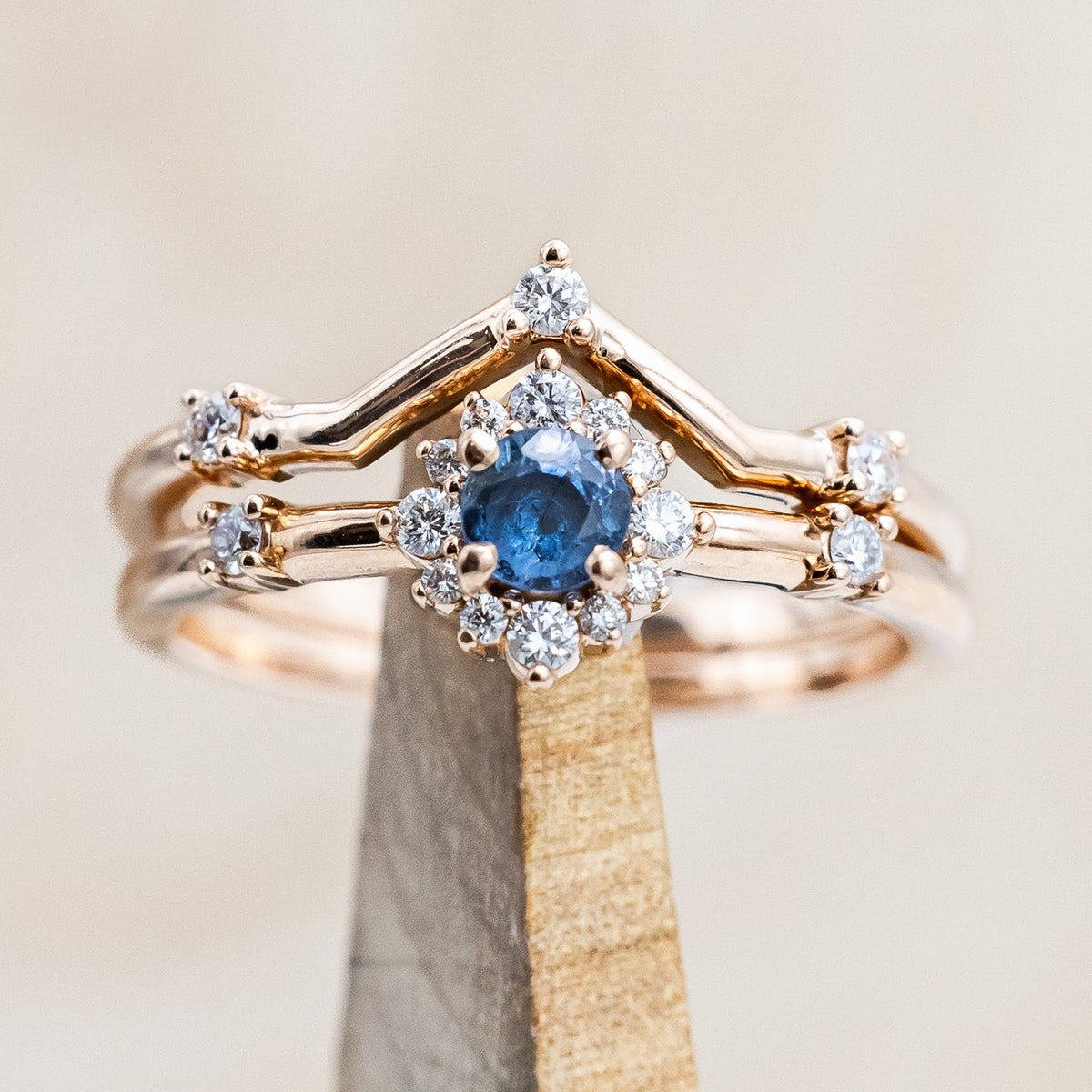 "STARLA" - ROUND CUT ENGAGEMENT RING WITH STARBURST DIAMOND HALO & TRACER-Staghead Designs