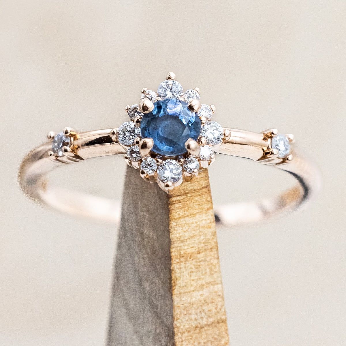"STARLA" - ROUND CUT ENGAGEMENT RING WITH STARBURST DIAMOND HALO & TRACER-Staghead Designs