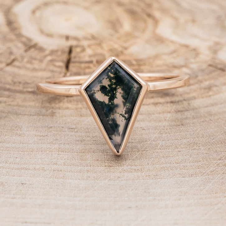 "WILLA" - KITE CUT MOSS AGATE SOLITAIRE ENGAGEMENT RING WITH DIAMOND TRACER-40