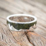 "HELIOS" - MOSS WEDDING BAND FEATURING THE DOLOMITES MOUNTAIN RANGE