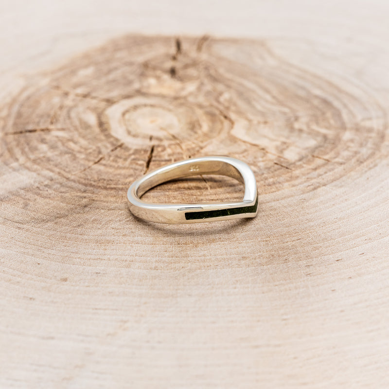 "KIDA" - V-SHAPE STACKING WEDDING BAND WITH MOSS INLAY-2