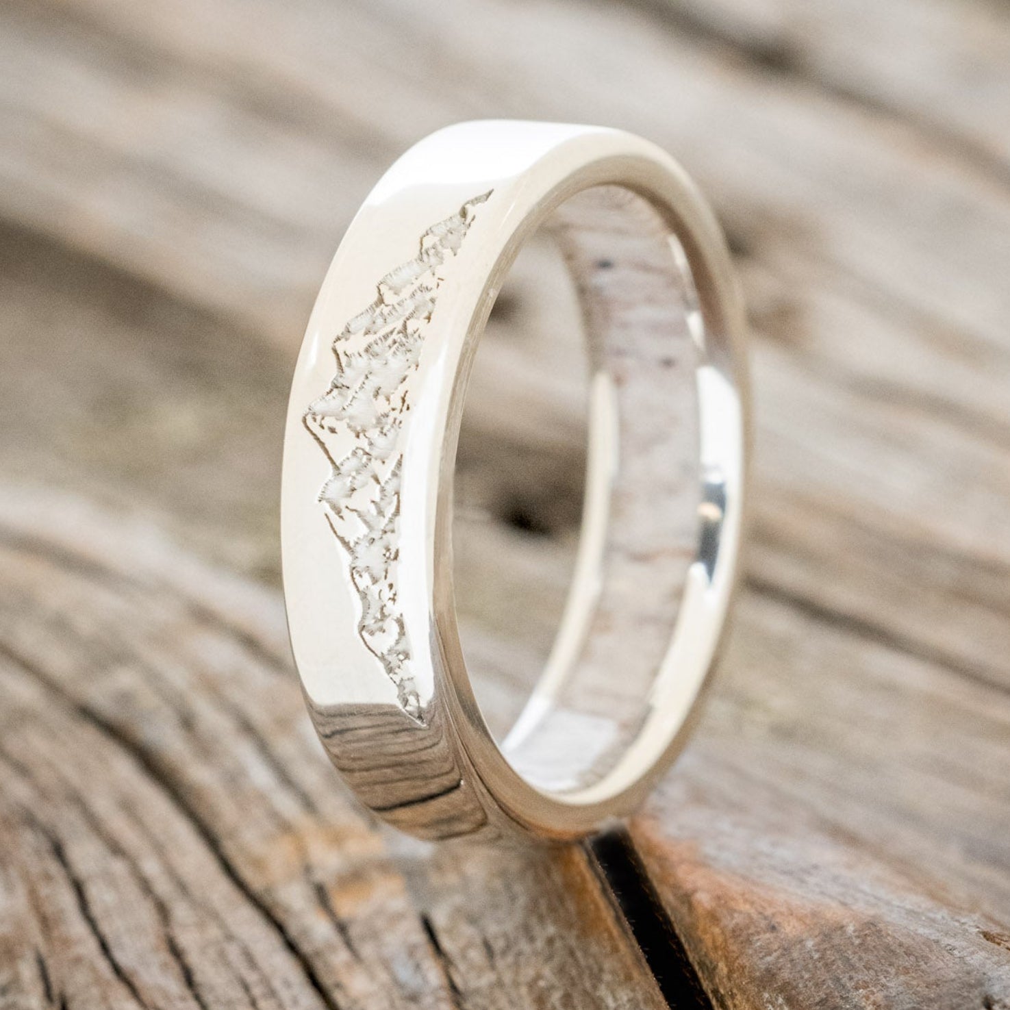 MOUNTAIN ENGRAVED WEDDING BAND WITH LINING-Staghead Designs