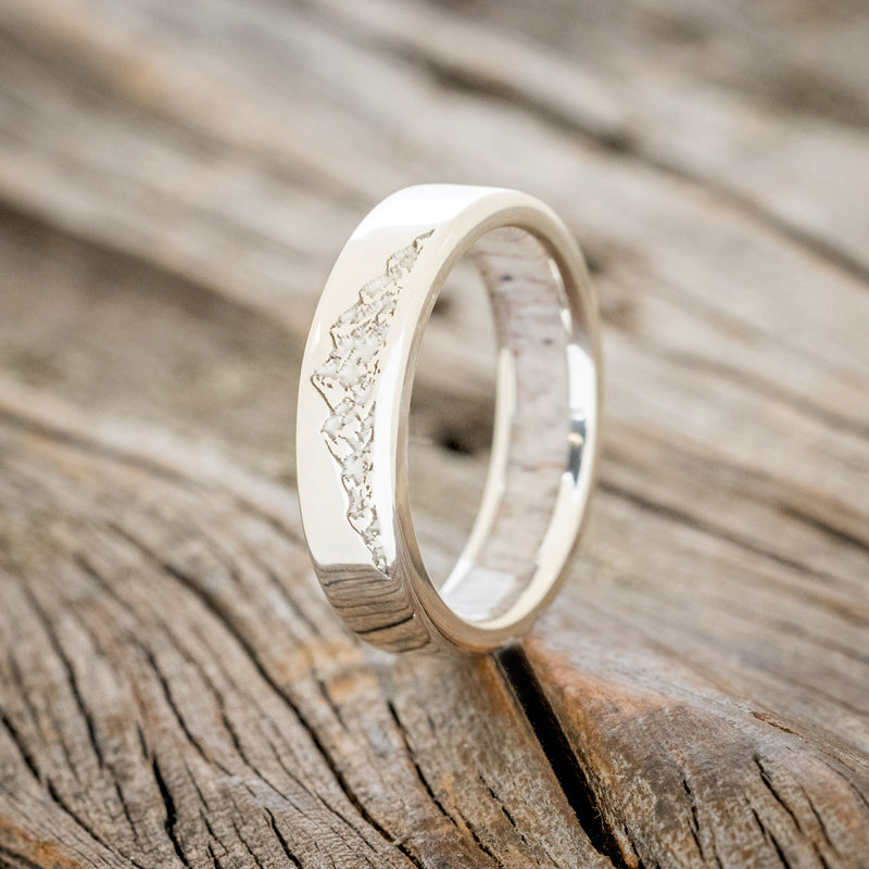 MOUNTAIN ENGRAVED WEDDING BAND WITH LINING-Staghead Designs